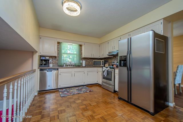 10203 Westwego Pl, Jeffersontown, KY 40299