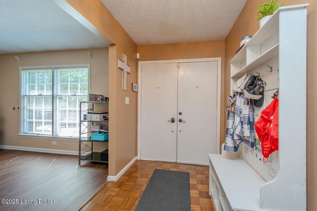 10203 Westwego Pl, Jeffersontown, KY 40299