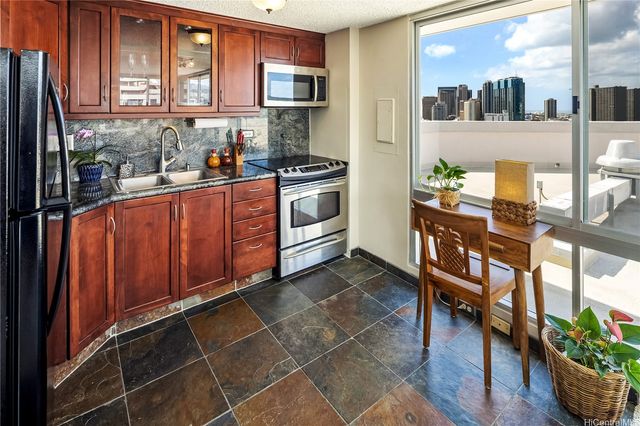 255 Huali Street 406, Honolulu, HI 96813