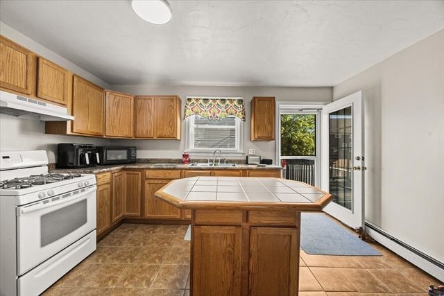 72 Tower St, Fall River, MA 02724
