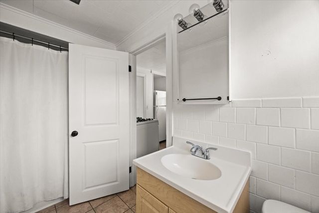 72 Tower St, Fall River, MA 02724