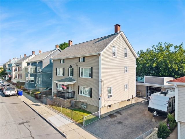 72 Tower St, Fall River, MA 02724