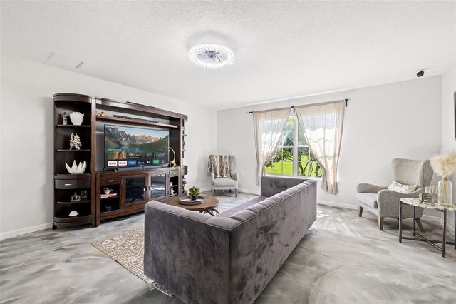 4245 HENRY J AVENUE, St Cloud, FL 34769