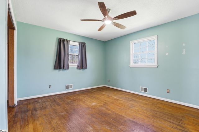 228 Washington Road, Cowpens, SC 29330