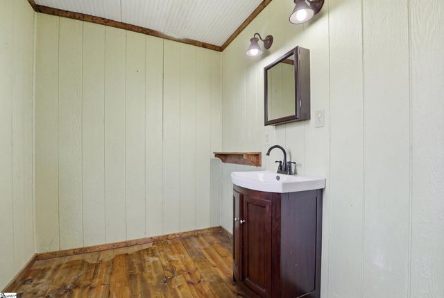 228 Washington Road, Cowpens, SC 29330