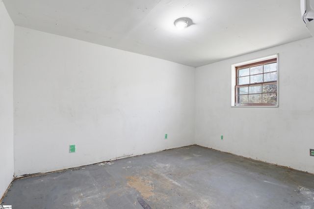 228 Washington Road, Cowpens, SC 29330