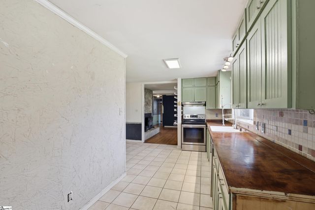 228 Washington Road, Cowpens, SC 29330