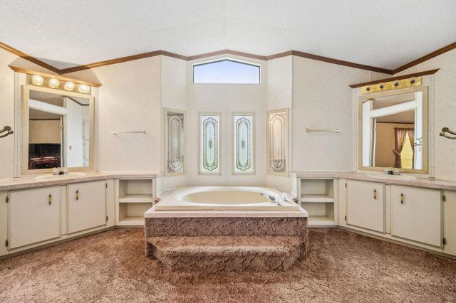 345 E Oak Shadows, Onalaska, TX 77360