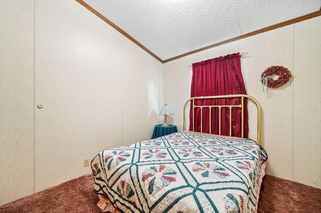 345 E Oak Shadows, Onalaska, TX 77360