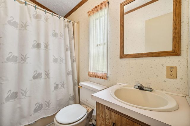 345 E Oak Shadows, Onalaska, TX 77360