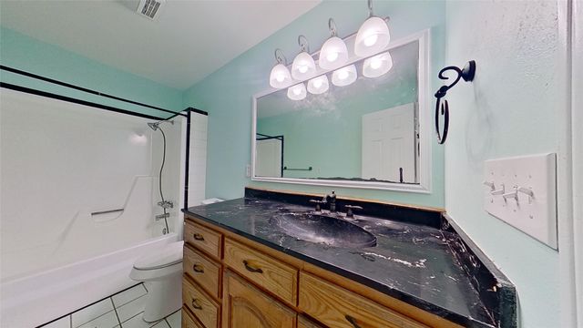 4400 Byrd Drive, River Oaks, TX 76114