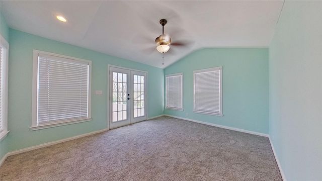 4400 Byrd Drive, River Oaks, TX 76114