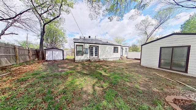 4400 Byrd Drive, River Oaks, TX 76114