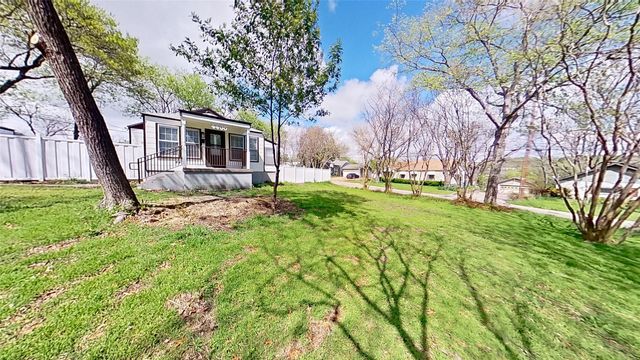 4400 Byrd Drive, River Oaks, TX 76114