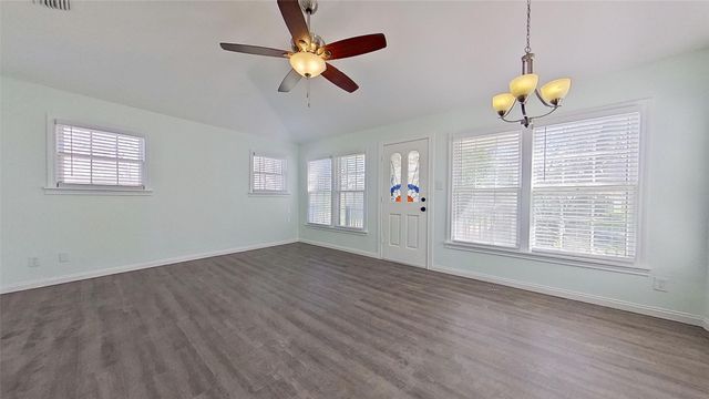 4400 Byrd Drive, River Oaks, TX 76114