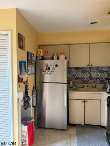 192 Evergreen 5A, Edison Twp., NJ 08837