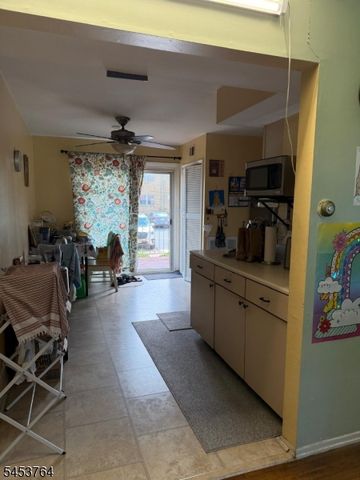 192 Evergreen 5A, Edison Twp., NJ 08837