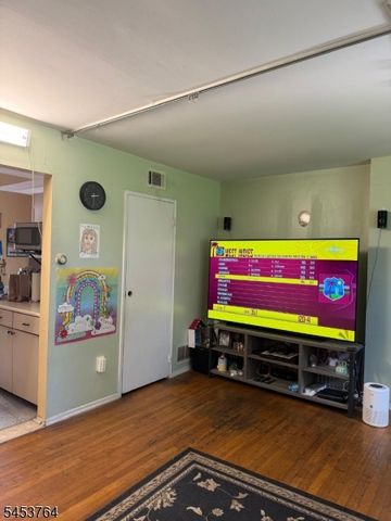 192 Evergreen 5A, Edison Twp., NJ 08837