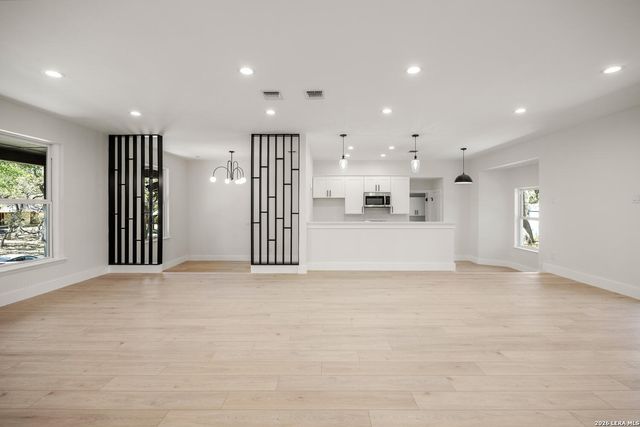 423 Fantasia, San Antonio, TX 78216