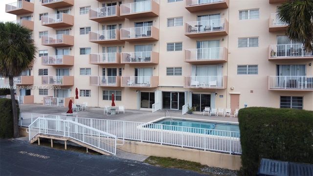 2200 E Hallandale Beach Blvd 605, Hallandale Beach, FL 33009