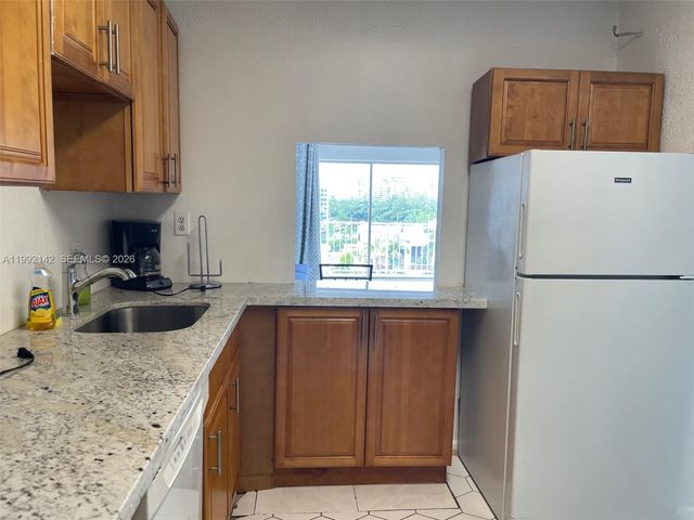 2200 E Hallandale Beach Blvd 605, Hallandale Beach, FL 33009