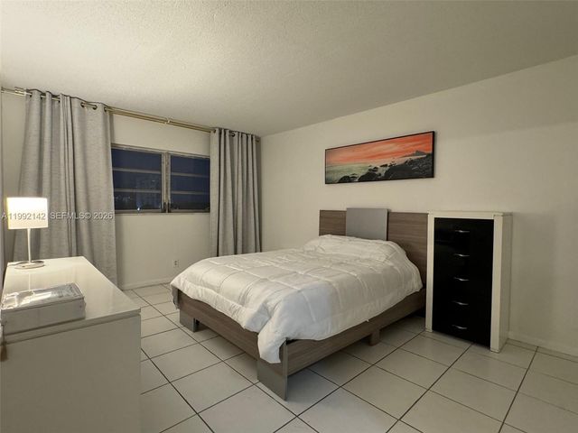 2200 E Hallandale Beach Blvd 605, Hallandale Beach, FL 33009