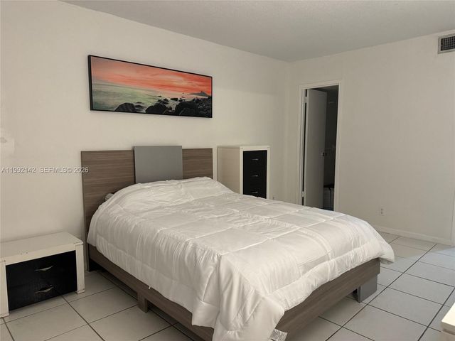 2200 E Hallandale Beach Blvd 605, Hallandale Beach, FL 33009