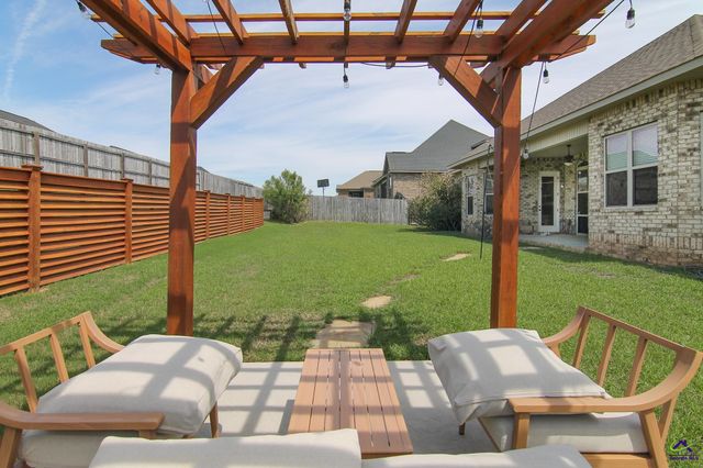 116 Fortune Way, Bonaire, GA 31005