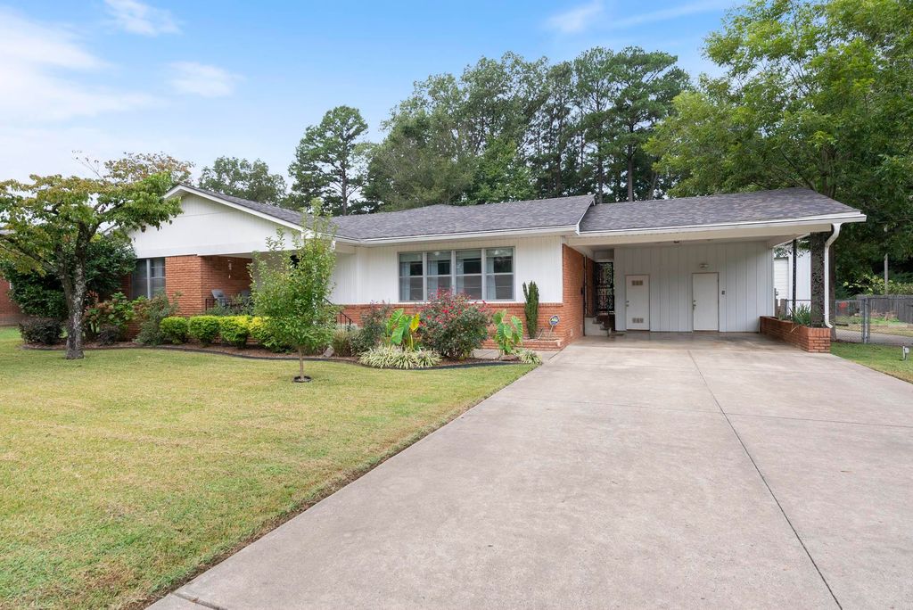 508 W Saline Circle, Benton, AR 72019