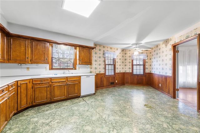 11415 Minor Drive, Kansas City, MO 64114