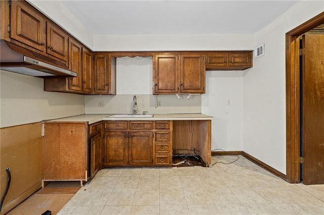 11415 Minor Drive, Kansas City, MO 64114