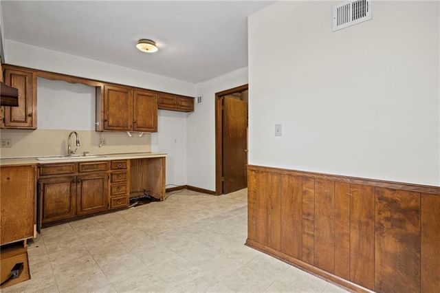 11415 Minor Drive, Kansas City, MO 64114