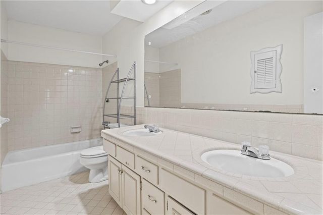 11415 Minor Drive, Kansas City, MO 64114