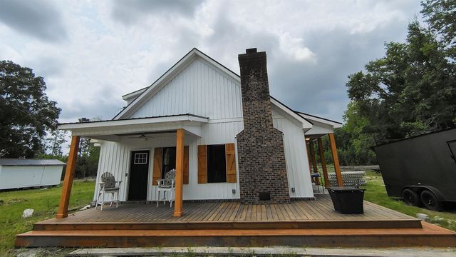 735 Hemingway Rd., Longs, SC 29568