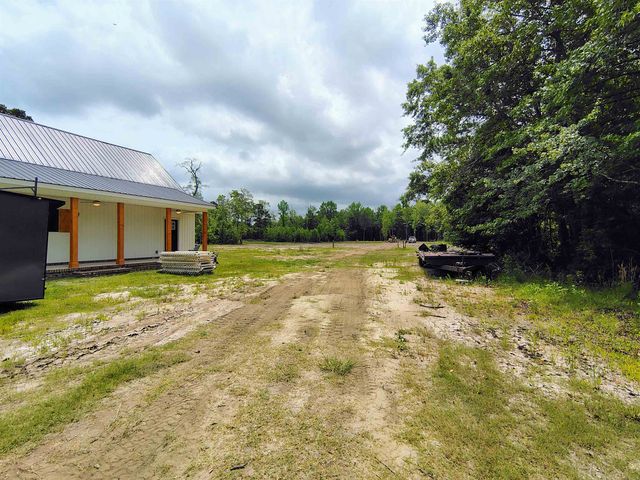 735 Hemingway Rd., Longs, SC 29568
