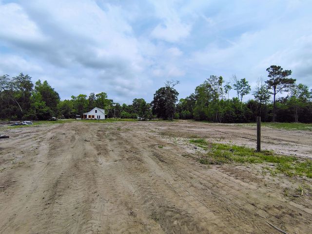 735 Hemingway Rd., Longs, SC 29568