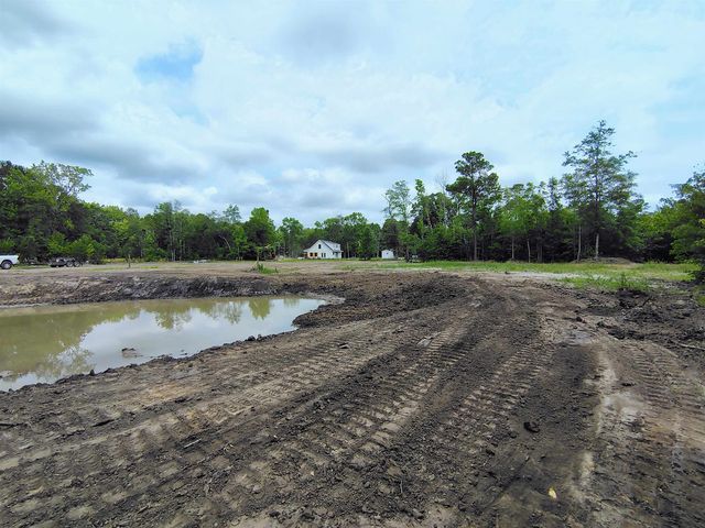 735 Hemingway Rd., Longs, SC 29568