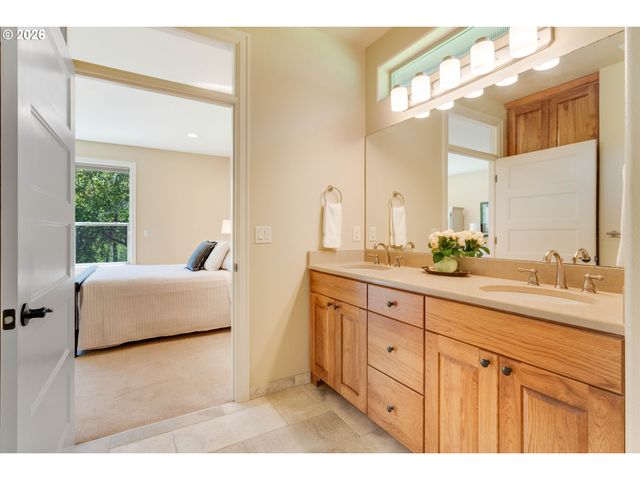 17730 Sw Pheasant Ln, Beaverton, OR 97003