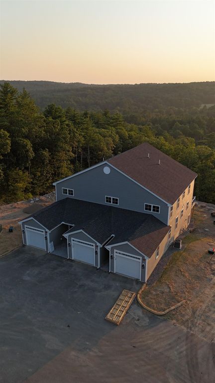 7 Cypress Lane # 5, Windham, NH 03087