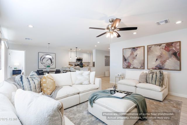 8870 W RAFAEL Drive, Arizona City, AZ 85123