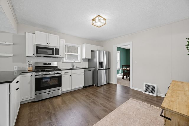 4921 Penn Avenue N, Minneapolis, MN 55430