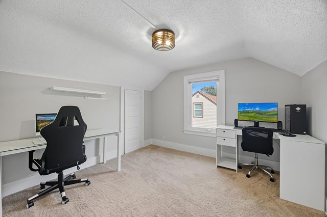 4921 Penn Avenue N, Minneapolis, MN 55430