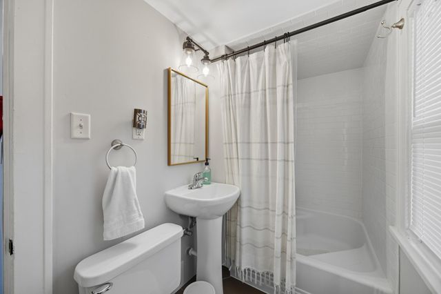 4921 Penn Avenue N, Minneapolis, MN 55430