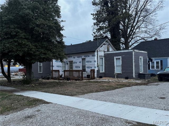 603 S 4th Street, Greenville, IL 62246