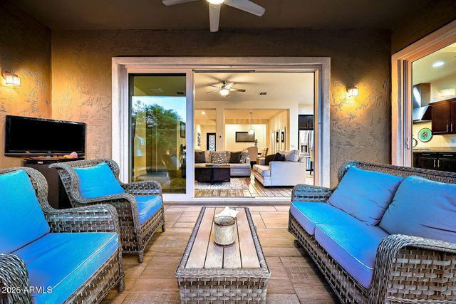 2416 E CHERRY HILL Drive, Gilbert, AZ 85298