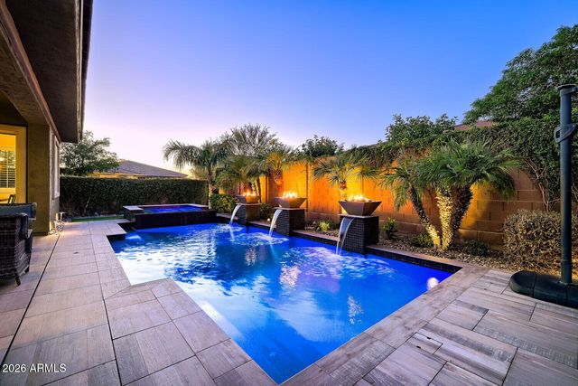 2416 E CHERRY HILL Drive, Gilbert, AZ 85298