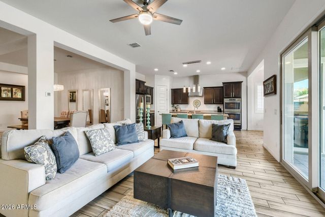 2416 E CHERRY HILL Drive, Gilbert, AZ 85298