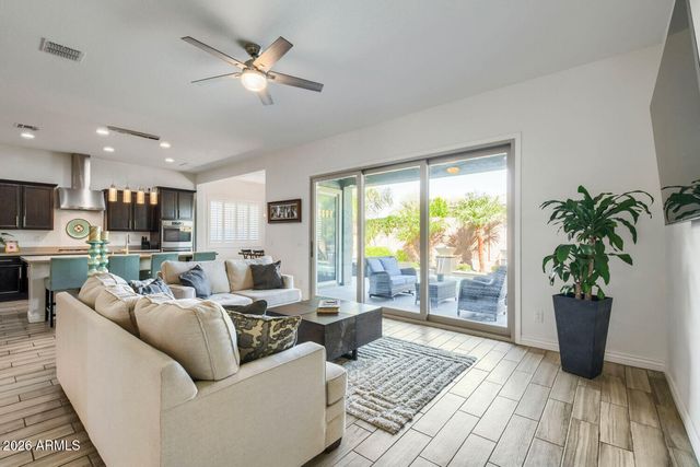 2416 E CHERRY HILL Drive, Gilbert, AZ 85298