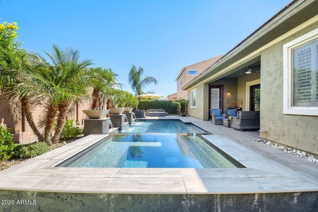 2416 E CHERRY HILL Drive, Gilbert, AZ 85298
