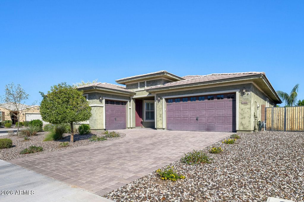 2416 E CHERRY HILL Drive, Gilbert, AZ 85298